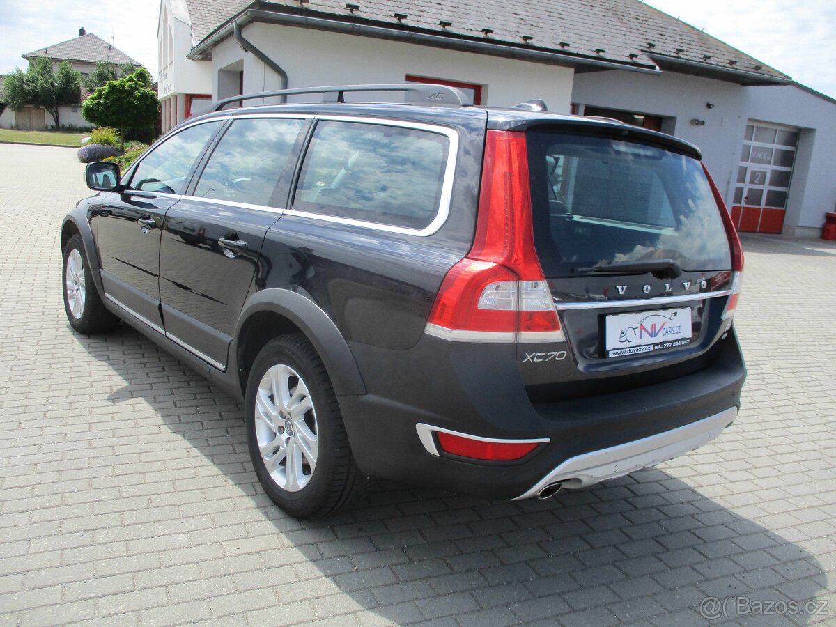 VOLVO XC70 2,4D 133kw Geartronic Momentum AWD 2015 - 3