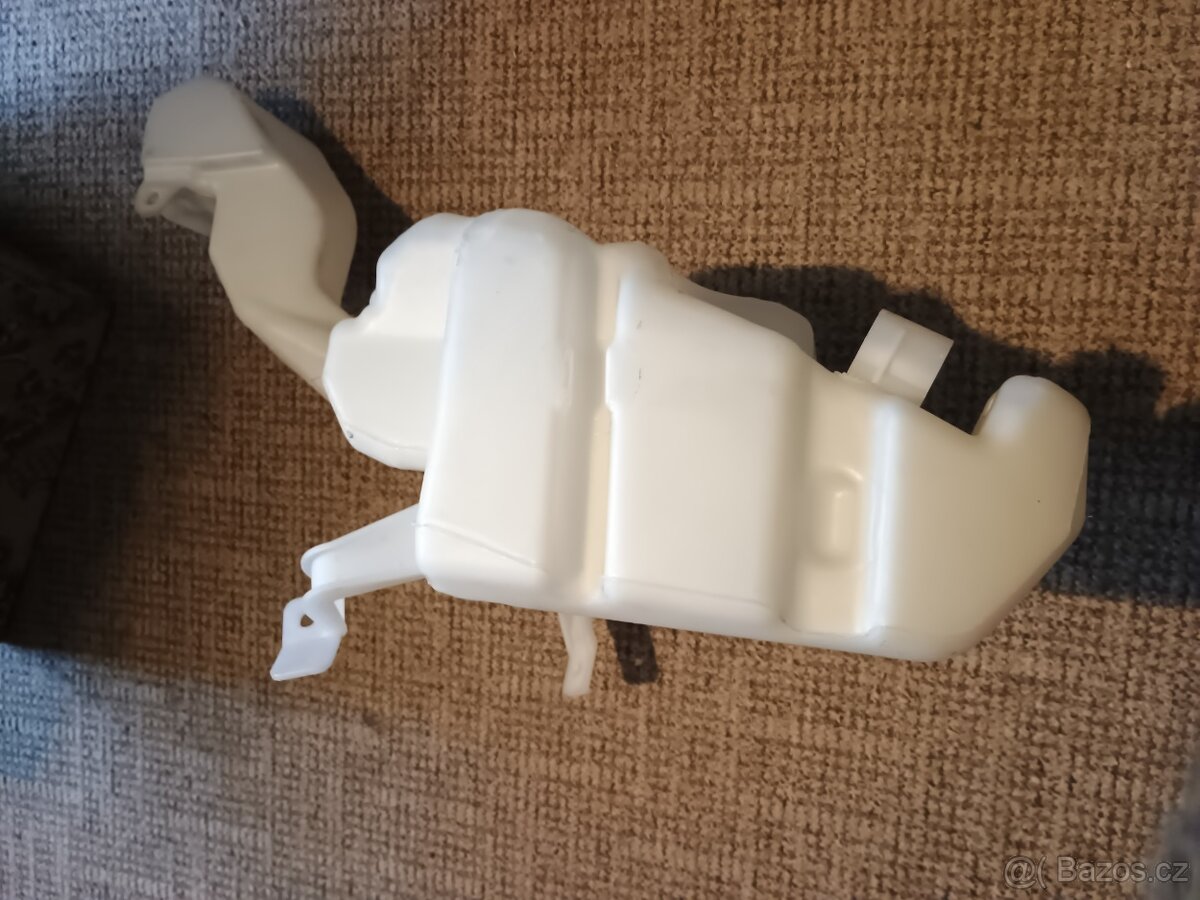 Nádobka na ostřikovače Superb I, Passat B5.5 - 3