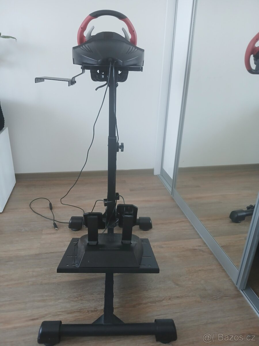 stojan+volant Thrustmaster Ferrari Spider s pedály - 3