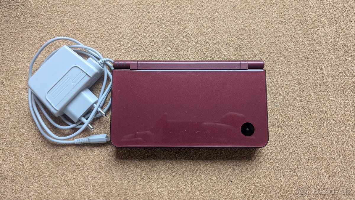 Nintendo DSi XL - 3