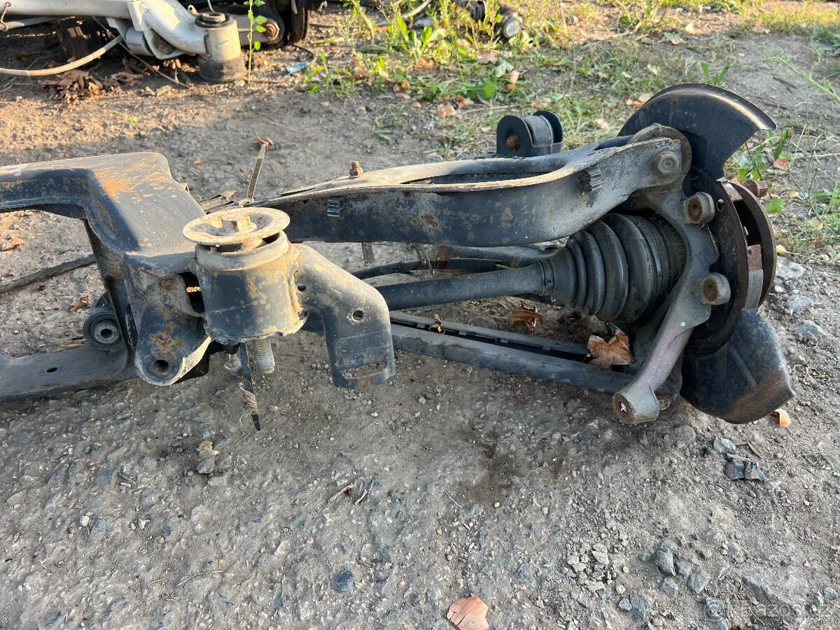 BMW E36 M3 S50B30 Zadní náprava - 3