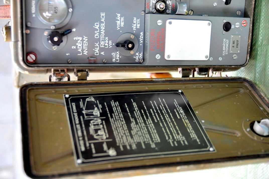 Rádiová stanice R-105 – vojenská vysílačka - 3