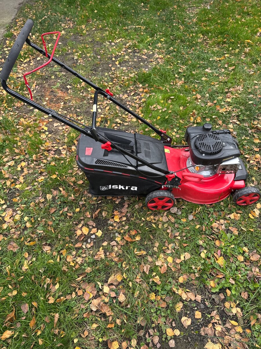 Zánovní sekačka Iskra - 3