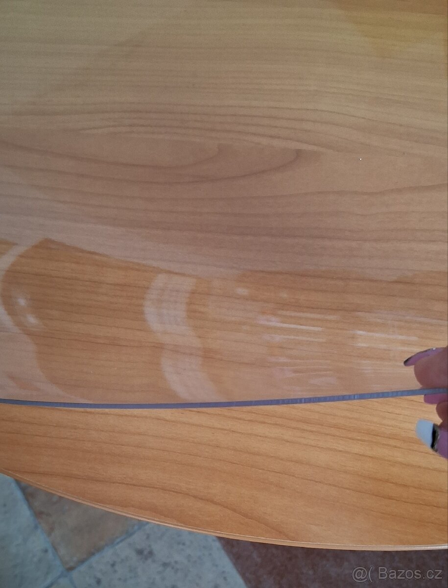 Kulatý jídelní stůl - 3