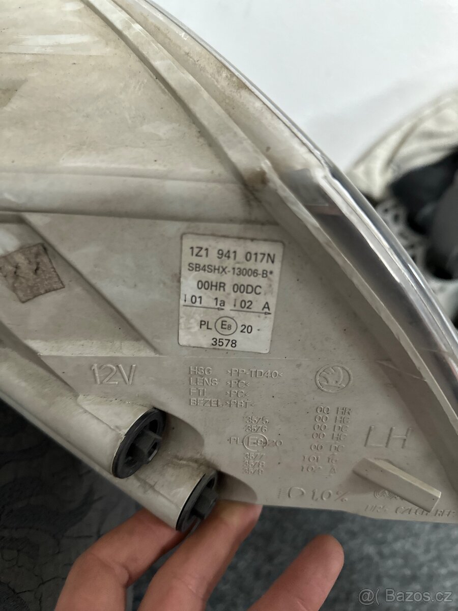 Škoda octavia 2 - XENONY ORIGINÁL - 3