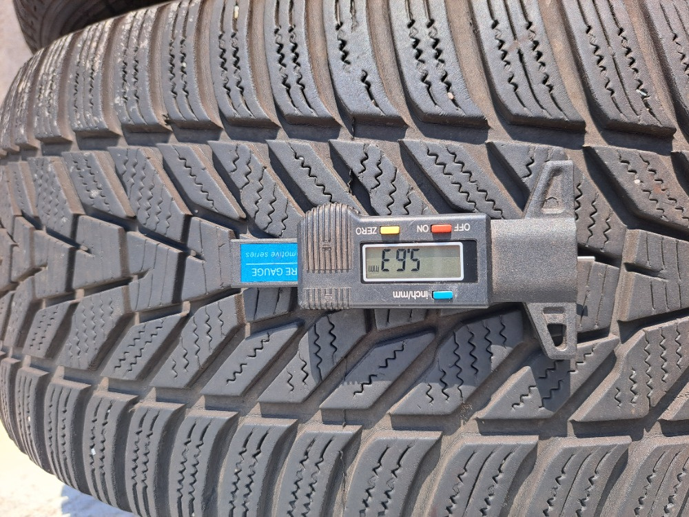 235/45 r18 98 V Hankook Winter icept evo 3 - 3