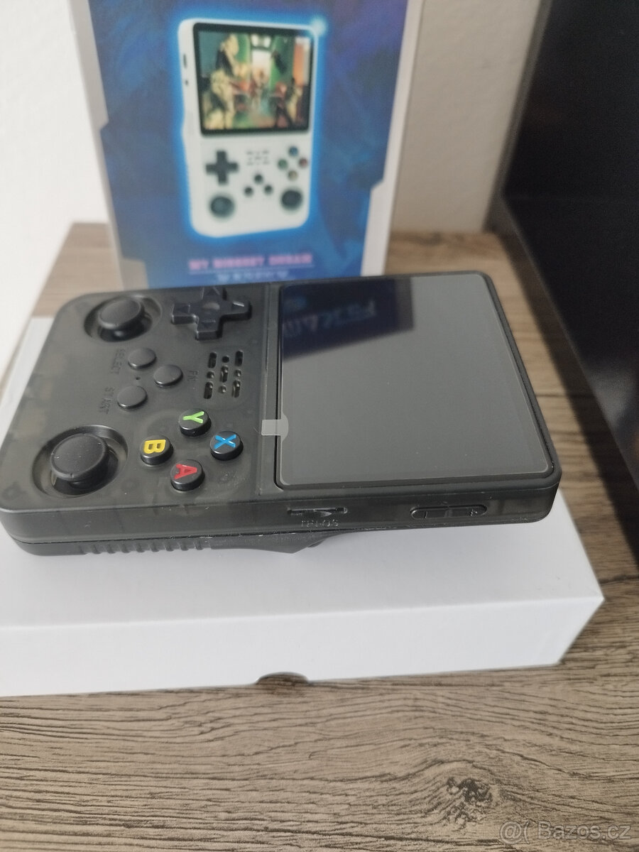 Handheld konzole R36S černá (verze ArkOS 2.0) +15000 her - 3