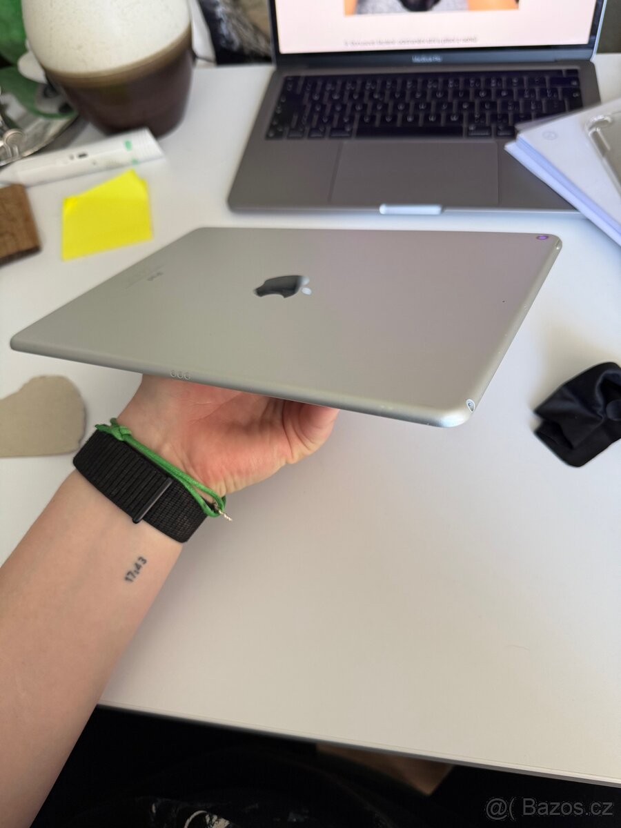 Apple iPad Air (3rd generation) 64 GB - 3