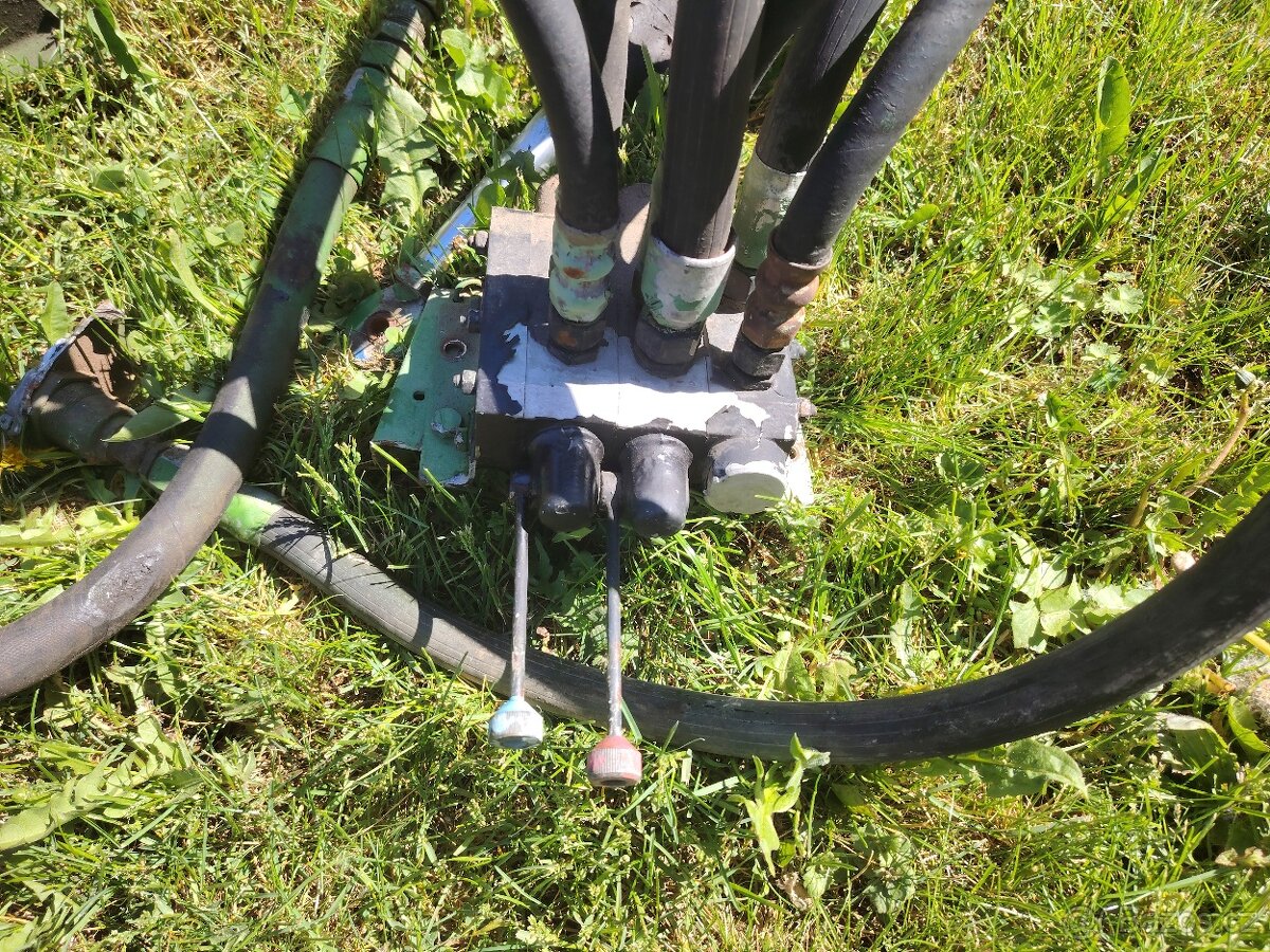 Hydraulika, hydraulický rozvaděč - 3