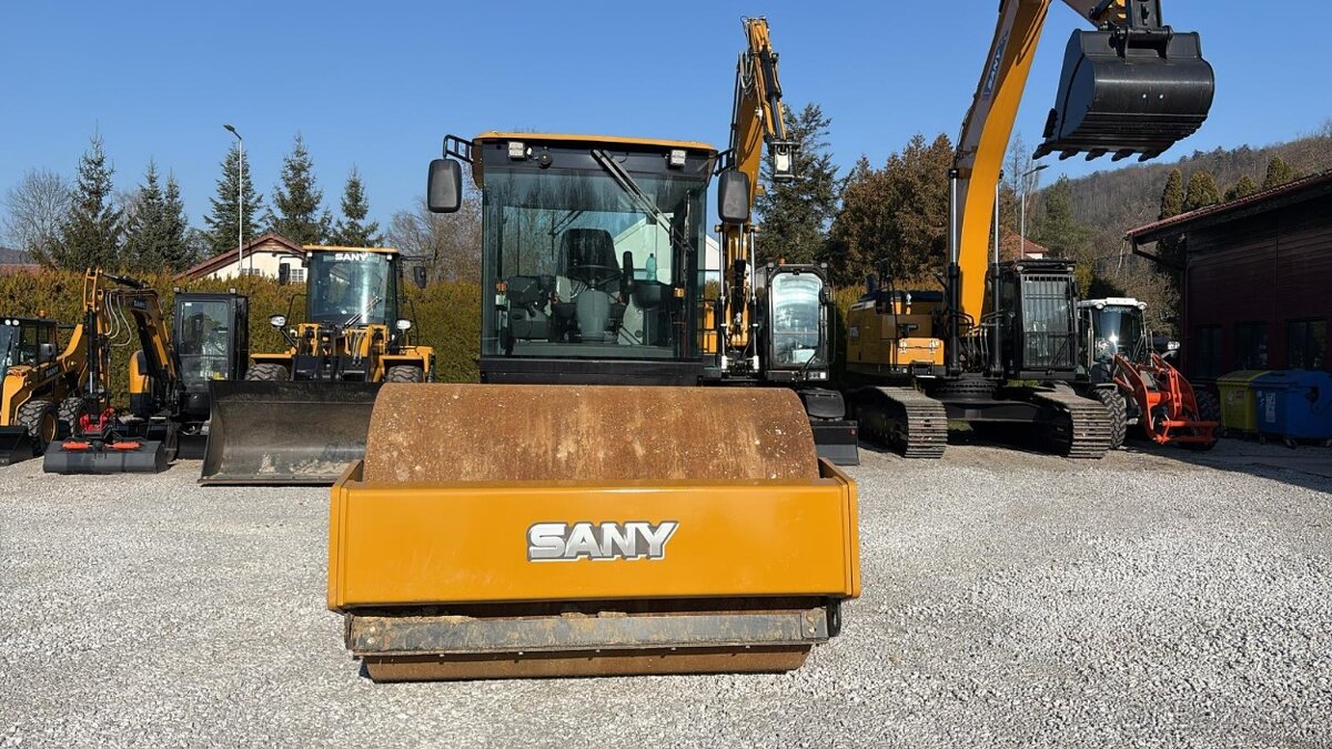 Zemní válec SANY SSR130C Možnost pronájmu - 3