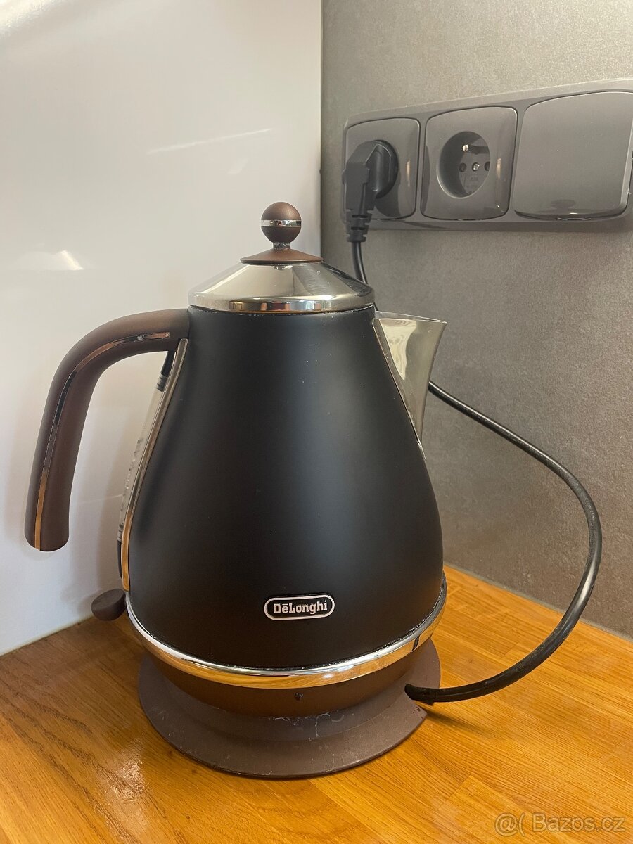 Rychlovarná konvice Delonghi - 3