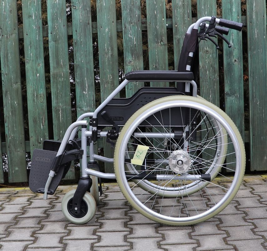 052-Mechanický invalidní vozík Meyra. - 3