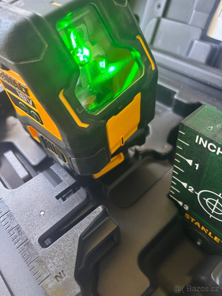 Křížový laser DeWALT DCLE34021N - 3