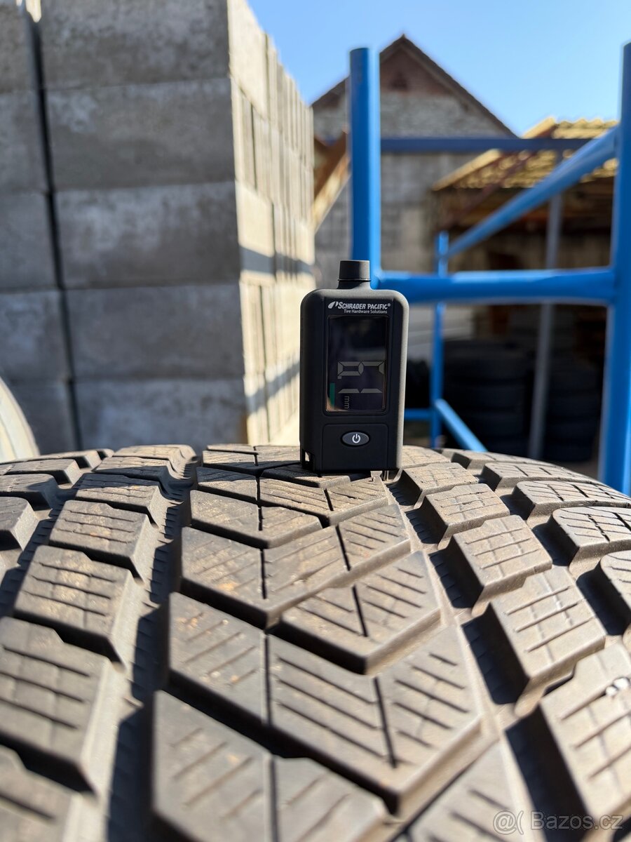 305/40r20 RFT Pirelli zimní - 3