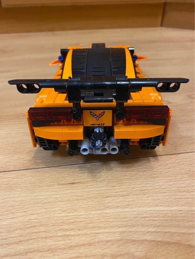 Lego technik 42093, auto Corvette. - 3
