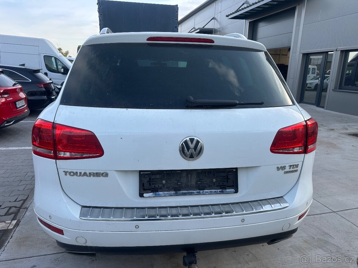 VW Touareg 2015 havarovane - 3