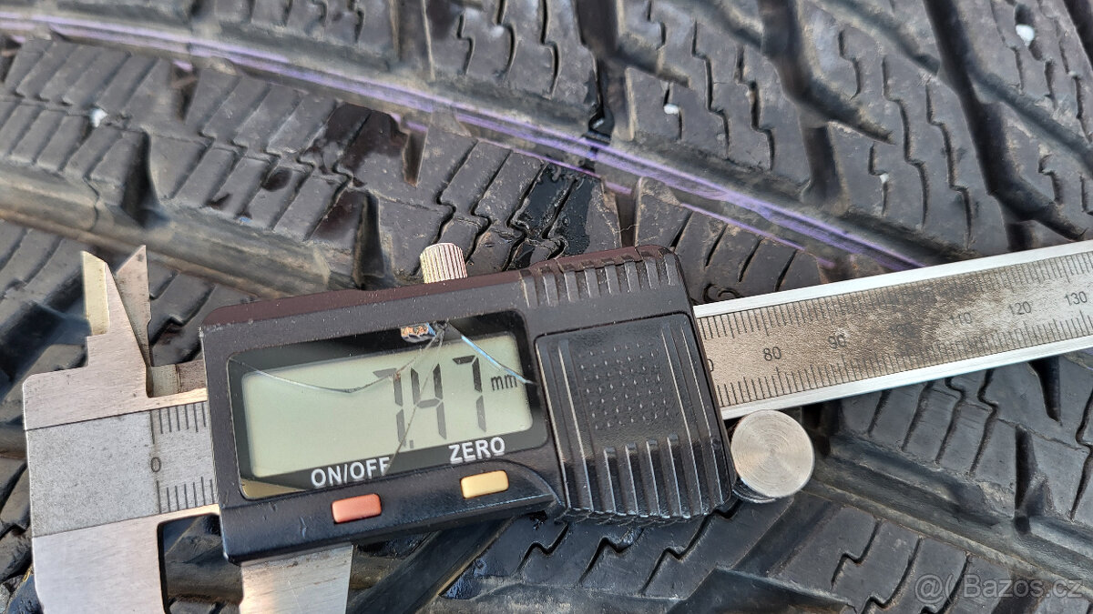 90% zimní pneu Nokian 225/60/17 XL, sada - 3