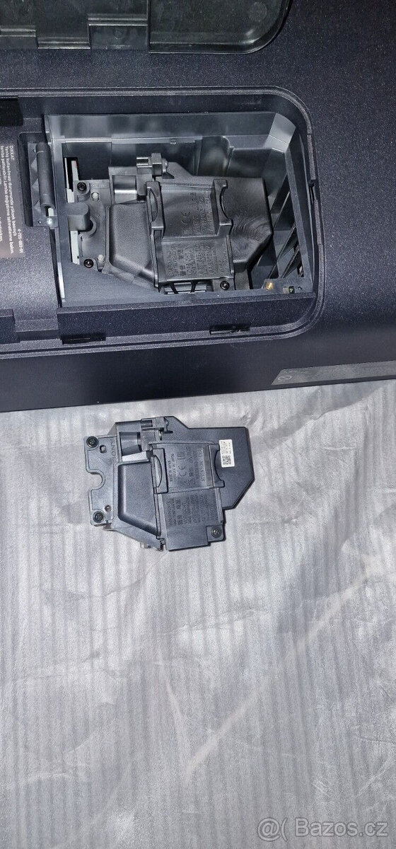 Sony VPL VW 270ES černý s novou lampou - 3