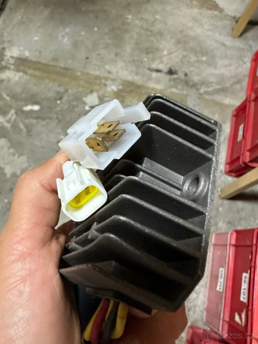 Regulátor dobíjení napětí Suzuki DR-Z 400 Kawasaki KLX 400 - 3