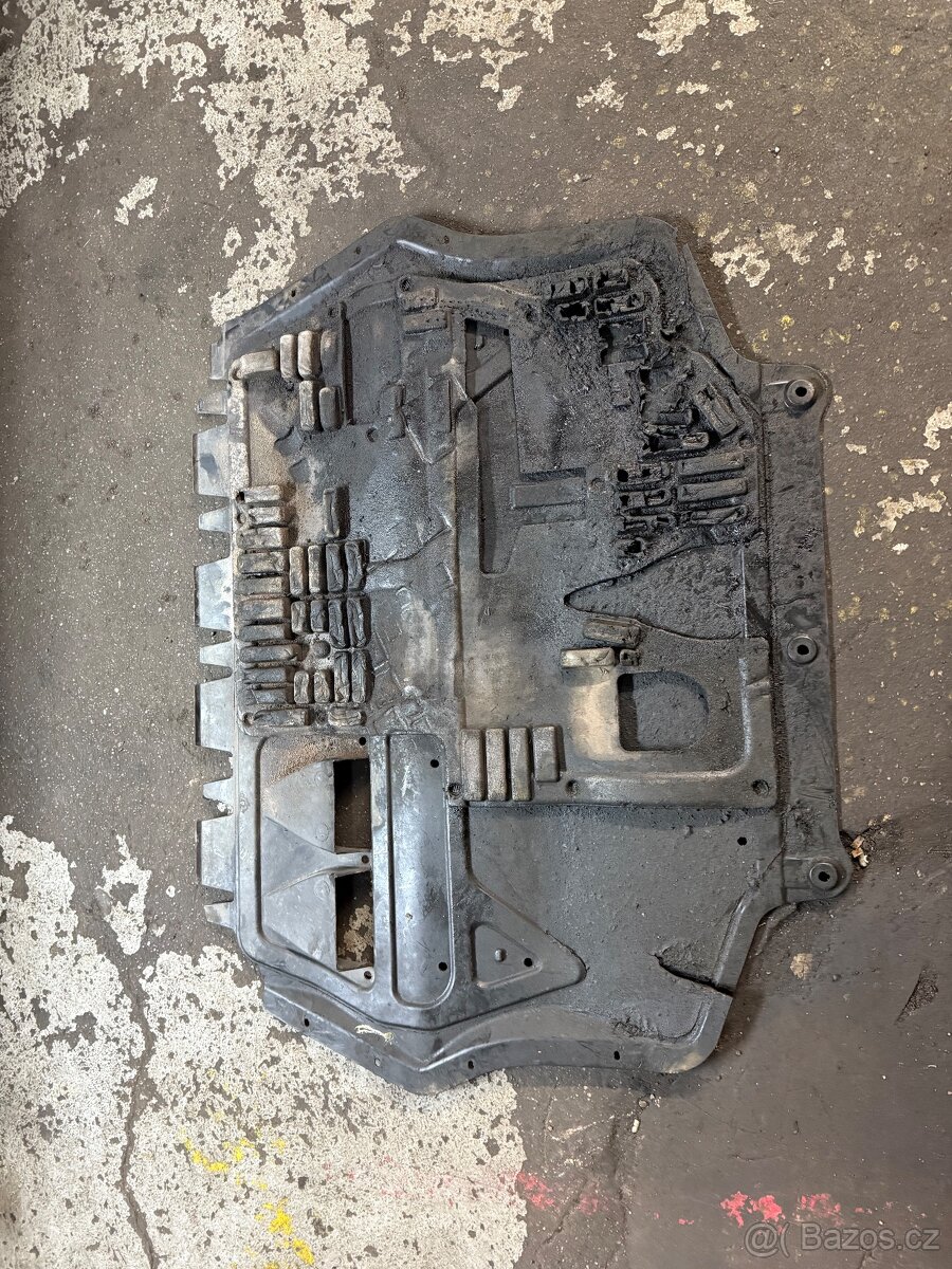 Skoda octavia 2 spodni kryt motoru - 3