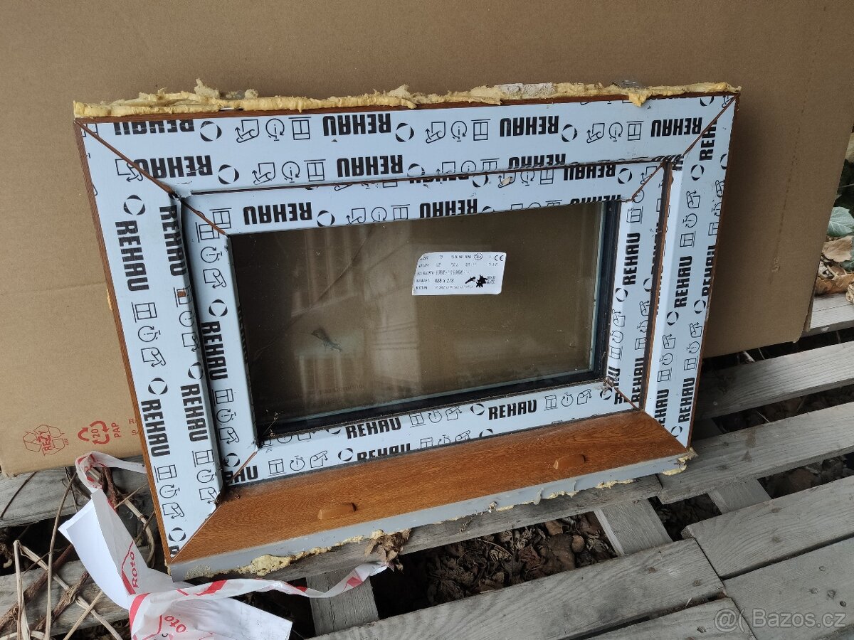 Plastové okno sklopné - 3