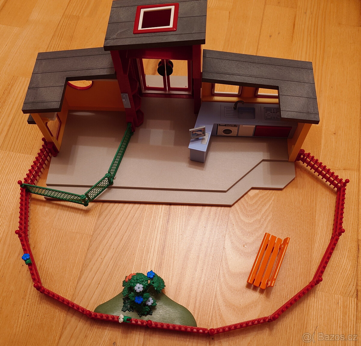 Domeček s ploty Playmobil - 3