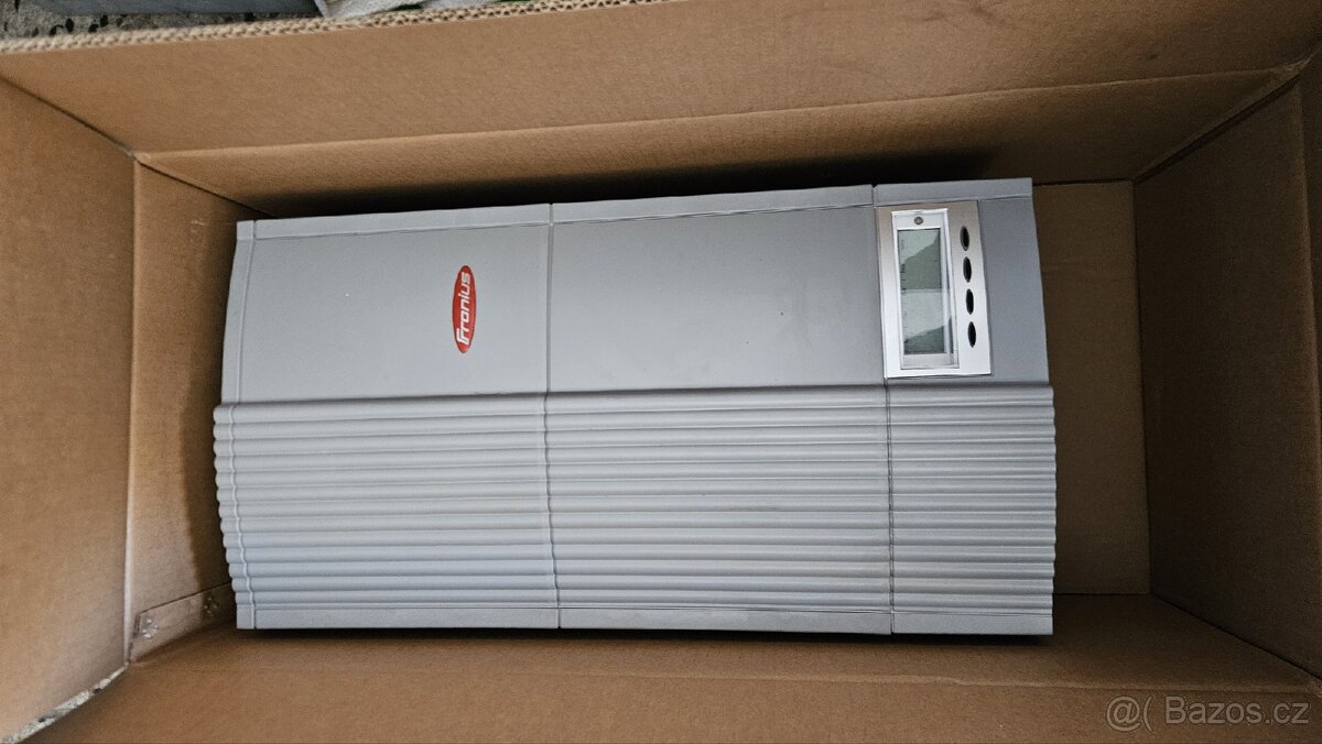 Fotovoltaika - 14panelu 220w + střídač fronius - 3