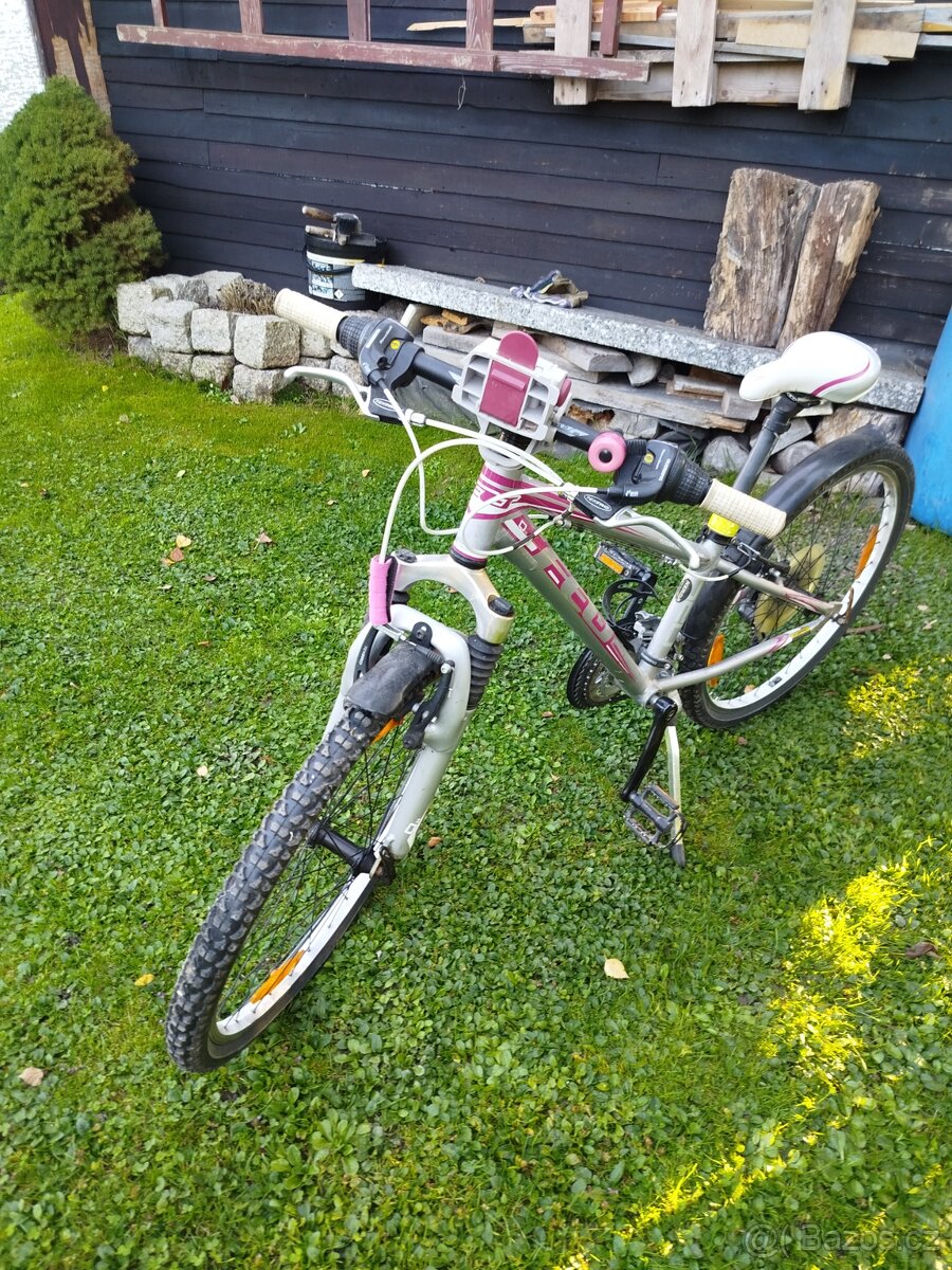 Dívčí kolo 24 - 3