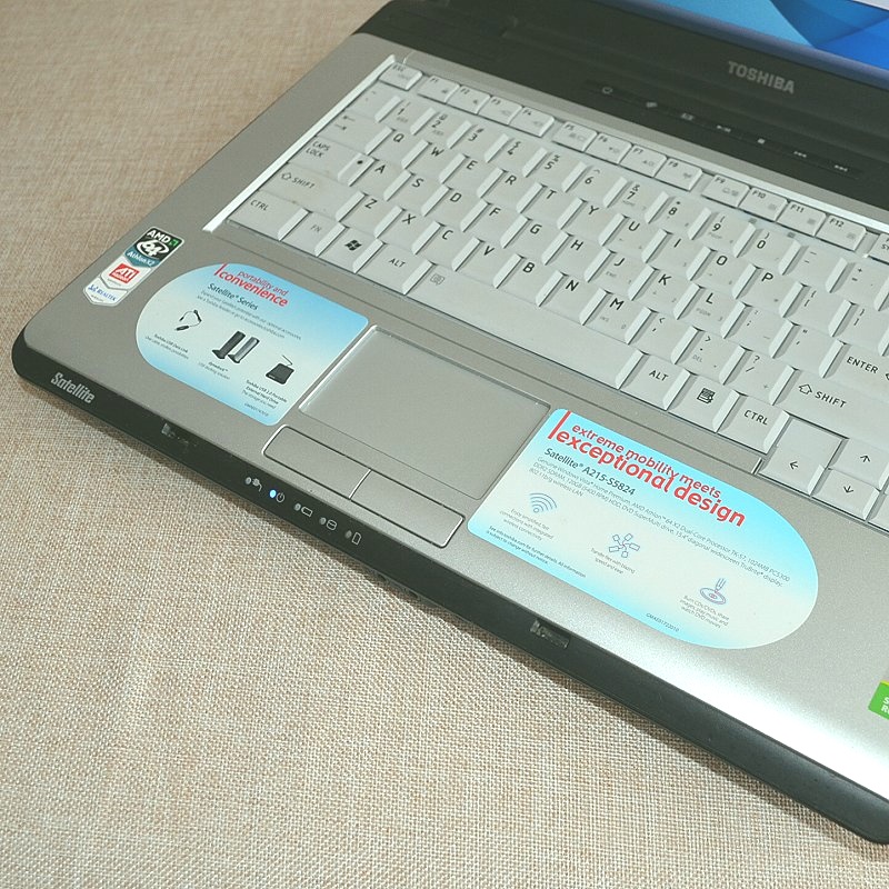 Toshiba LopTop "Satellite"A215-S5824 - 3