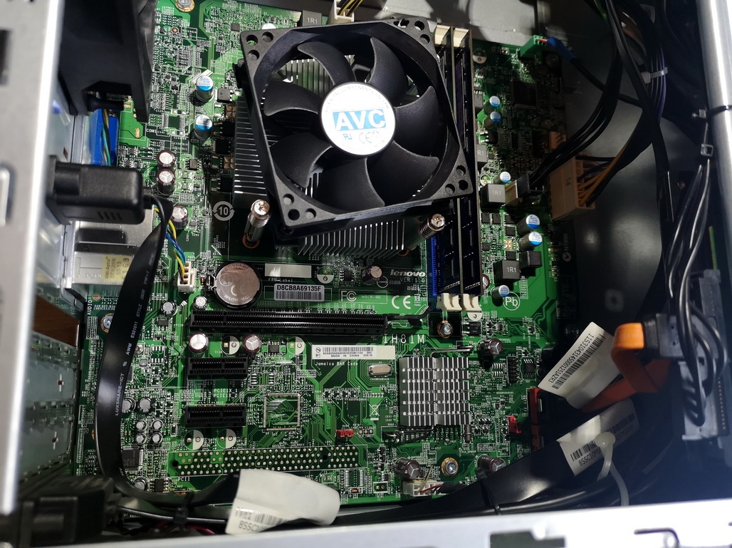 Predám starší PC Lenovo (13-2) - 3