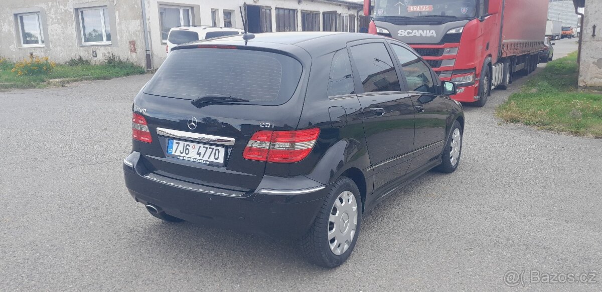 Mercedes Třídy B 180 CDI - 3