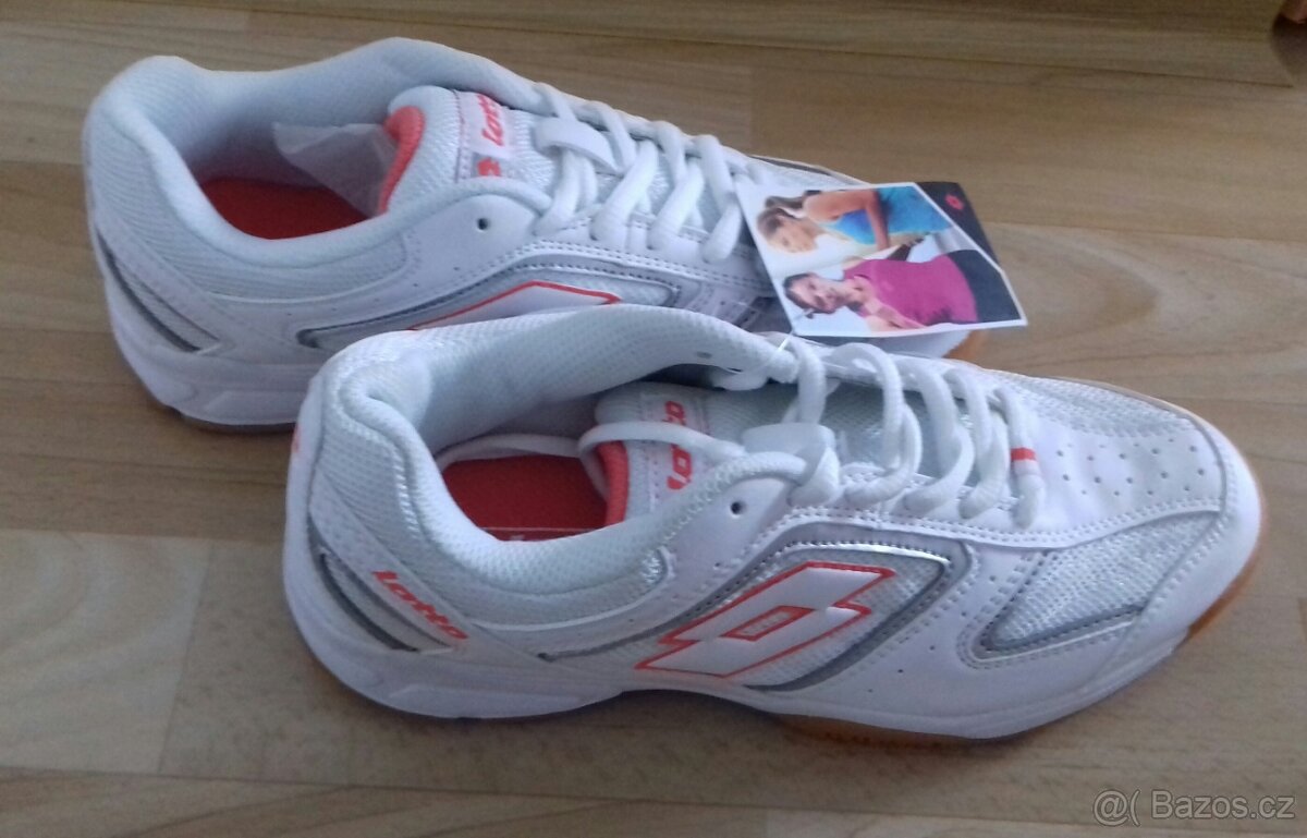 NOVÉ Dívčí / dámské sálovky Lotto vel. 36,5 - 3