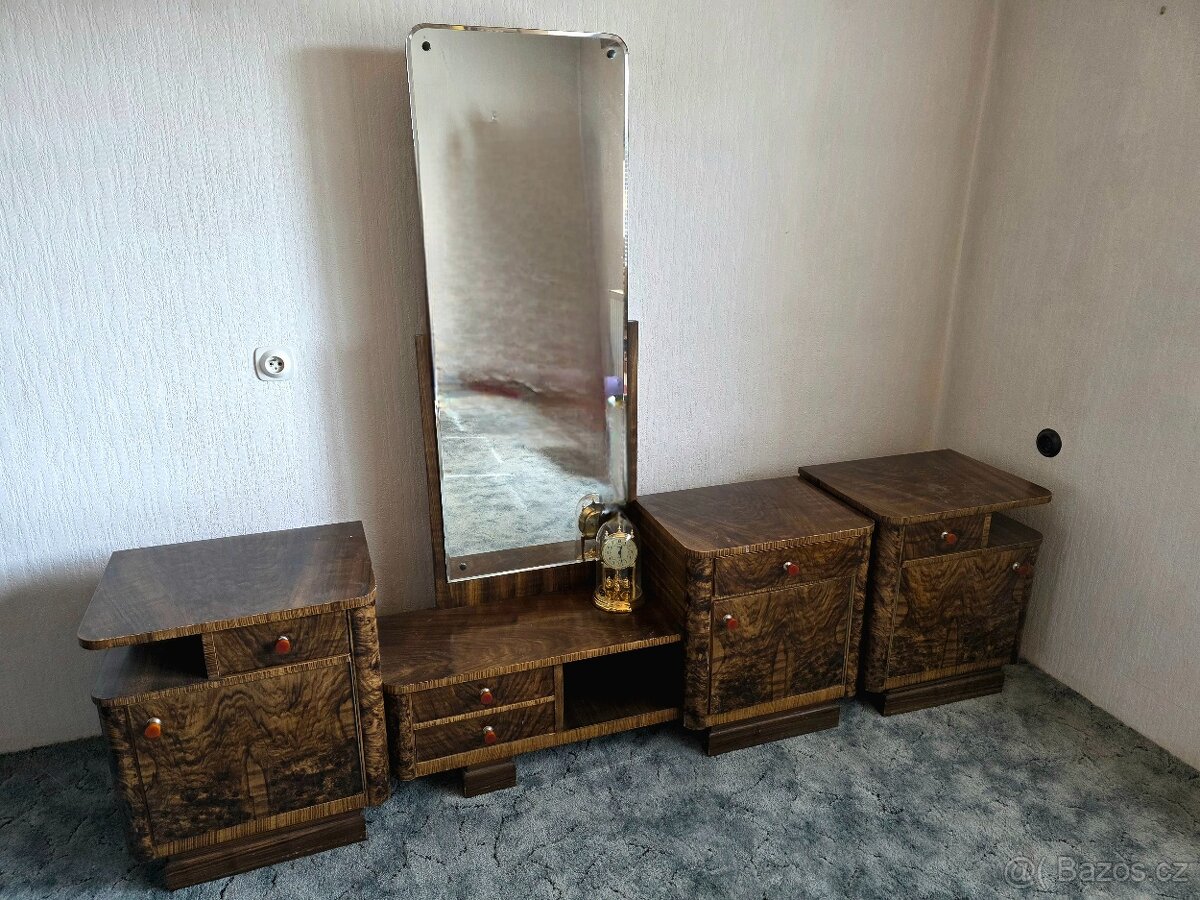 Toaleta a noční stolky - 3