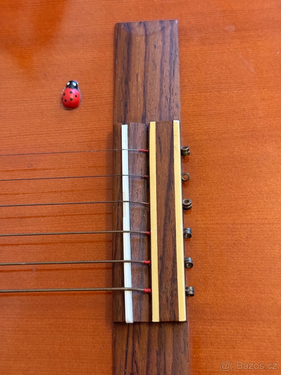 Klastická kytara Yamaha C40 se strapp buttons a pouzdrem - 3