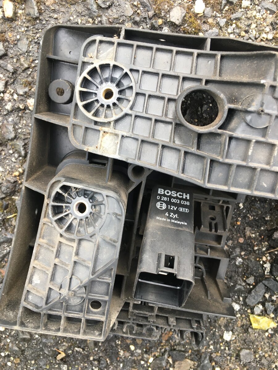 Pojistkový blok Vw passat b6 - 3