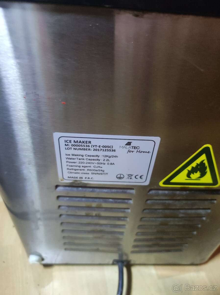 Výrobník ledu pěkný funkční - 3