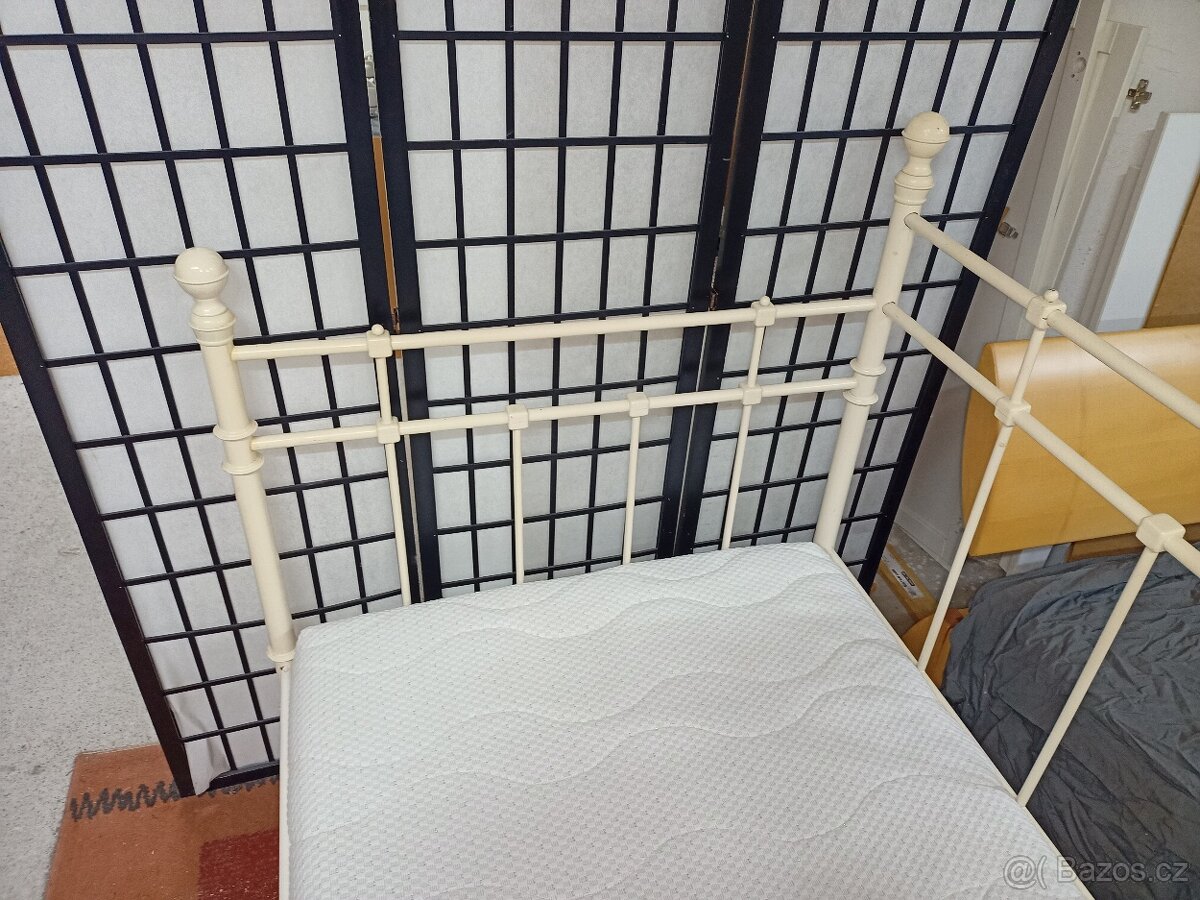 Prodám hezkou postel IKEA Tromsnes 90 x 200 cm - 3