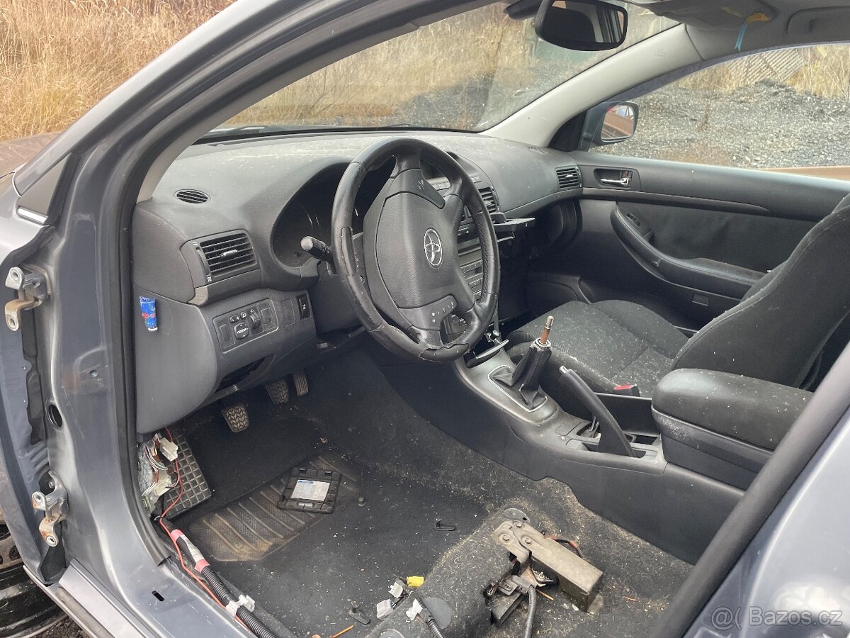 Toyota Avensis T25 - 3