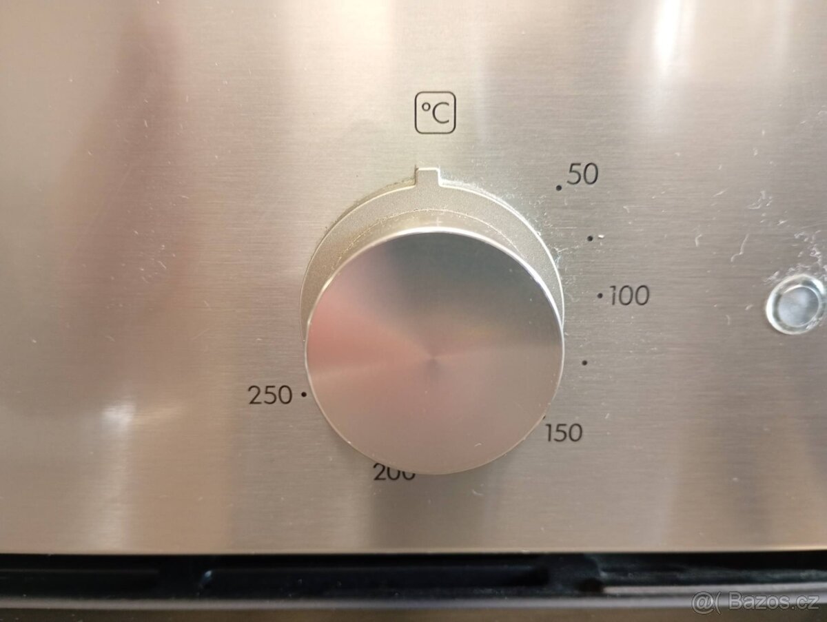 Vestavná trouba IKEA - 3