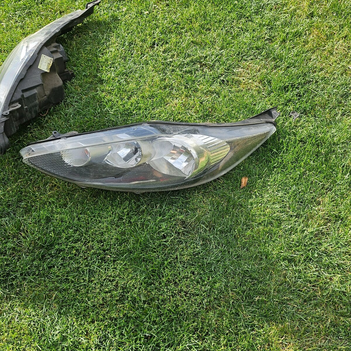 Přední světla Ford fiesta 2010 - 3