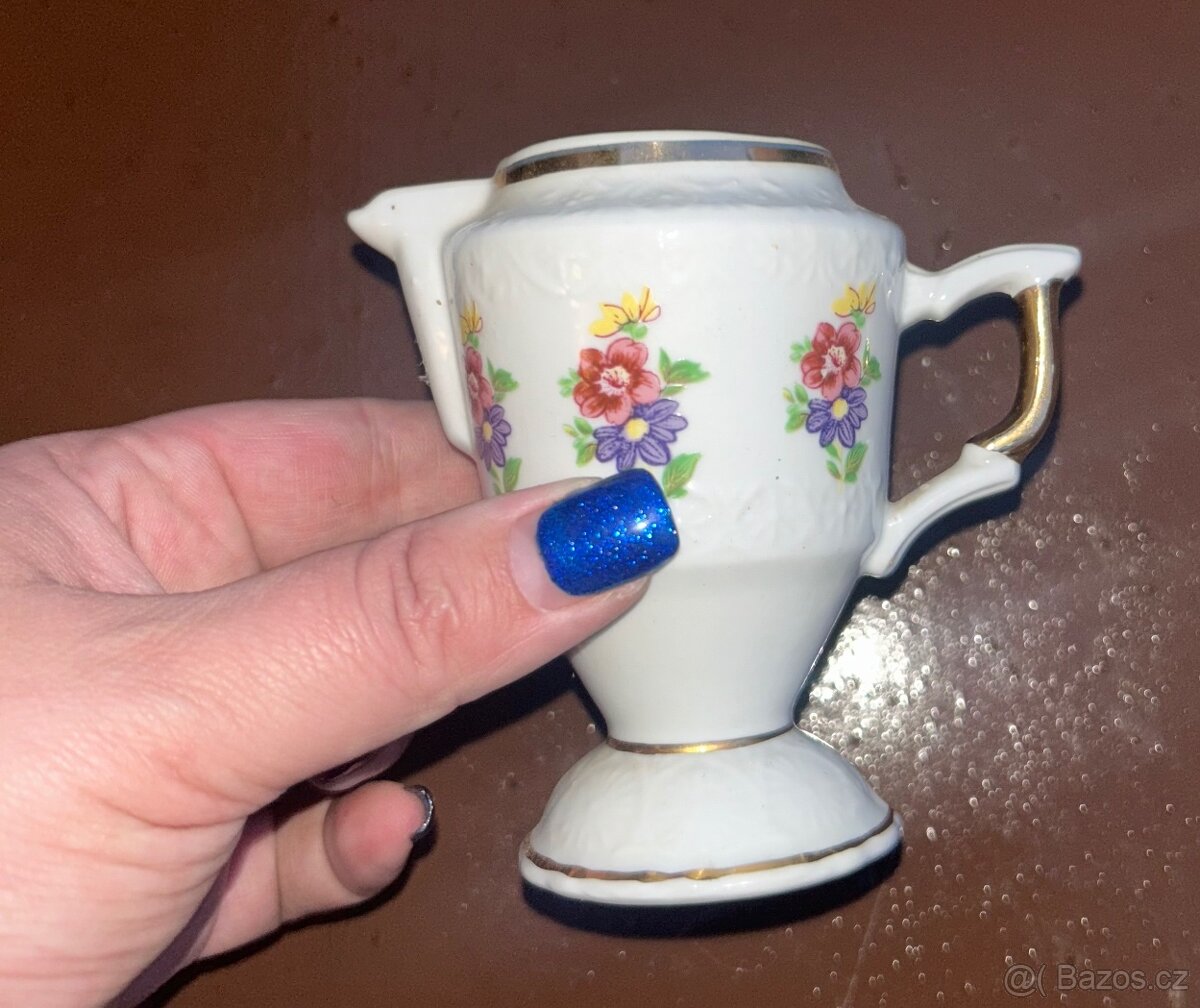 Sada starožitného porcelánu - 3