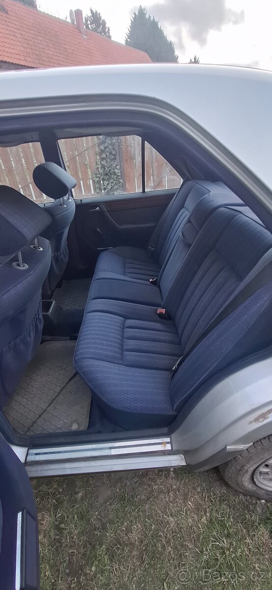 Mercedes 124 E260 - 3