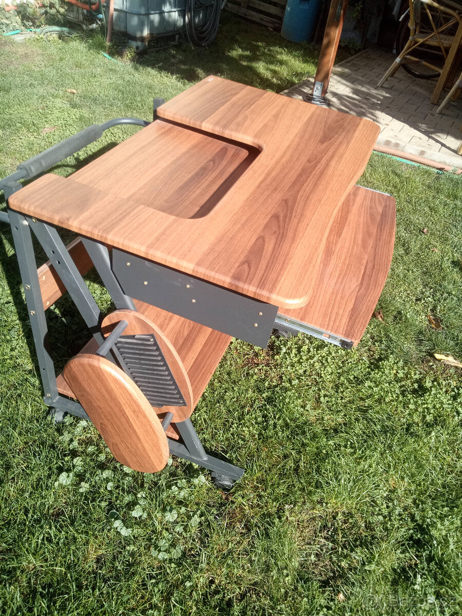 Počítačový stůl - 3