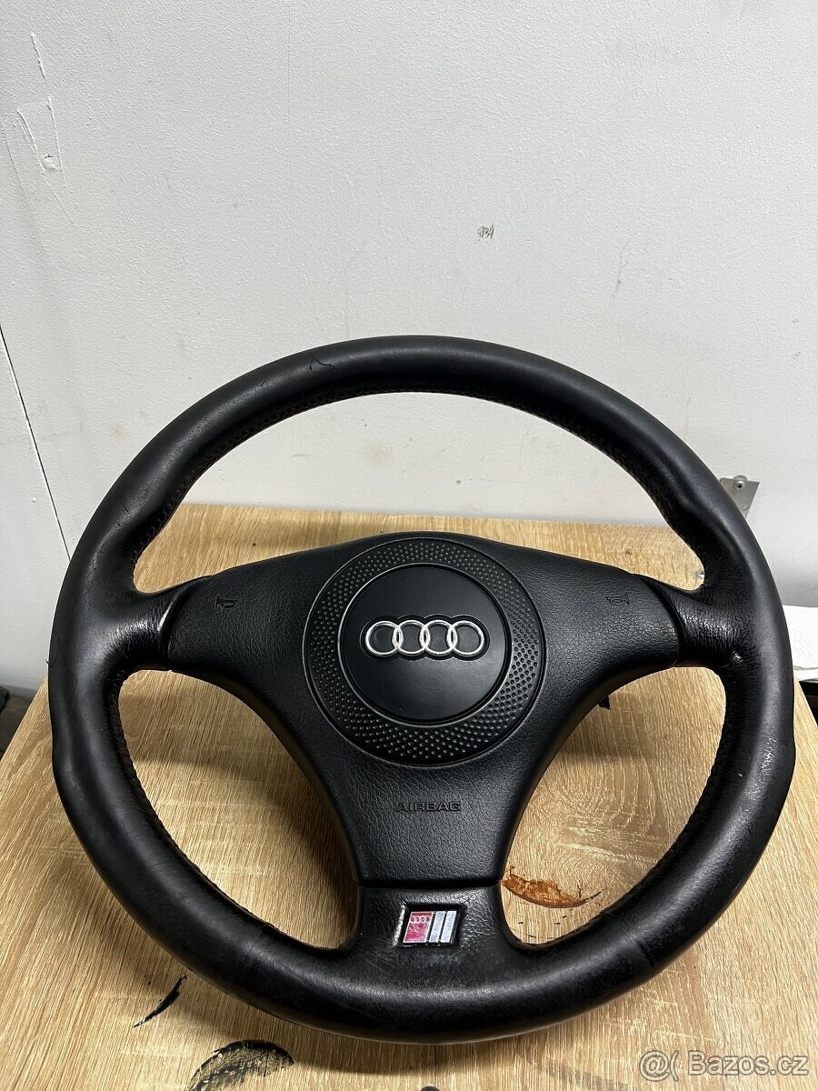 Audi A4 b5 volant - 3