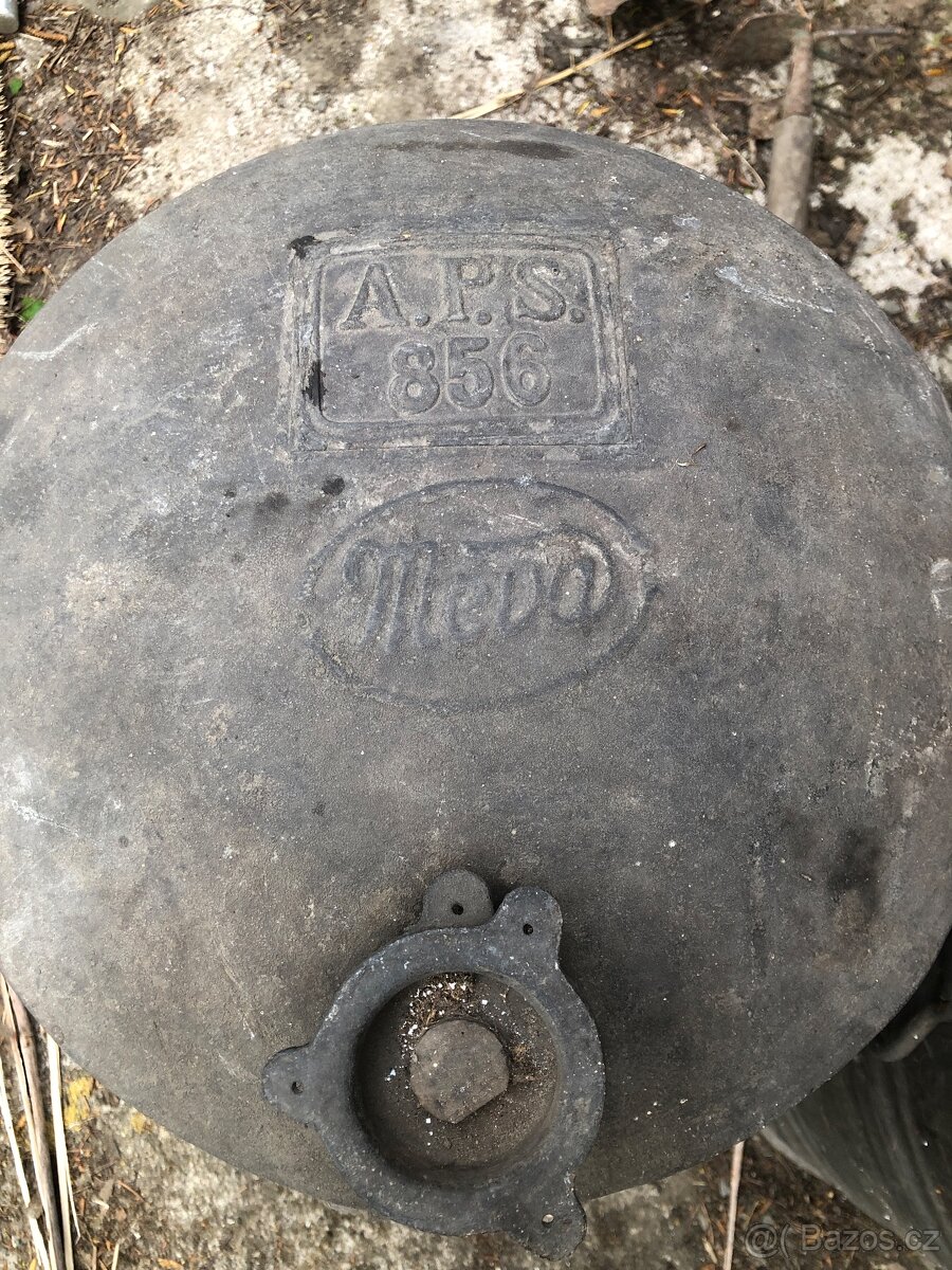Historická nádoba MEVA na olej benzin plechovka - 3