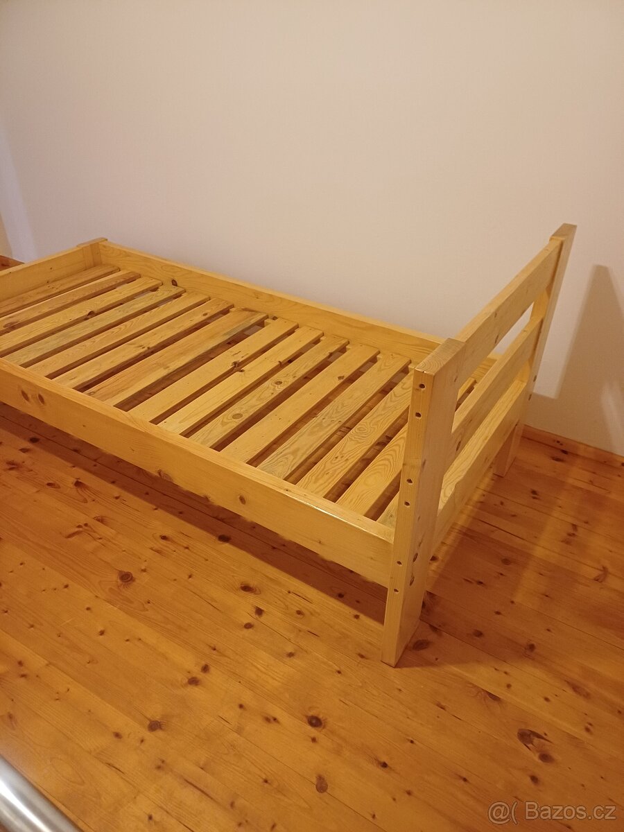 Dřevěná masivní postel - 3