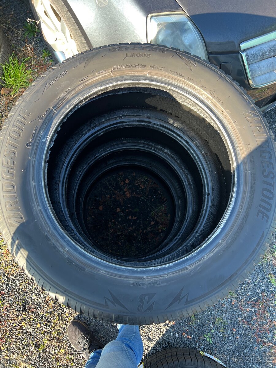 Zimní pneu 235/55R18 104 Extra Load Bridgestone, sada - 3