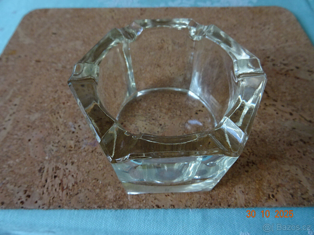 SKLENĚNÝ STARÝ POPELNÍK - 3