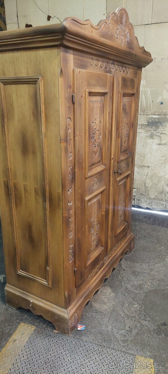 Starožitná skříň - 3