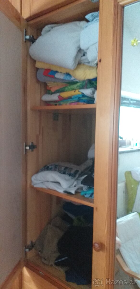 Čtyřdvéřová skříň borovice + nástavec - 3